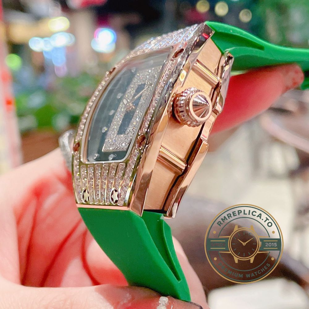 Imitation Richard Mille RM 007 on wrist with black diamond dial and green rubber strap – imitation richard mille